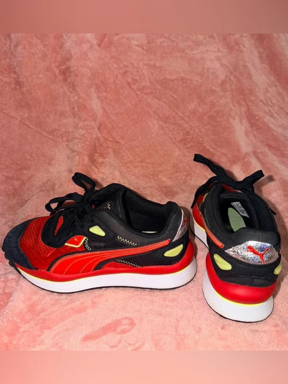 Puma Street Rider Bizerk Sneakers ❤️🖤
